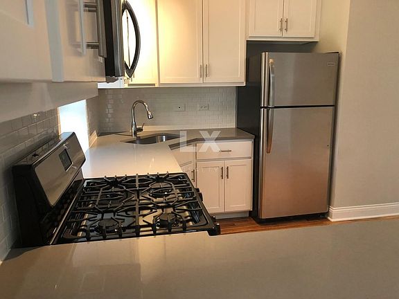 4th image of 3040 N Milwaukee Ave #2T