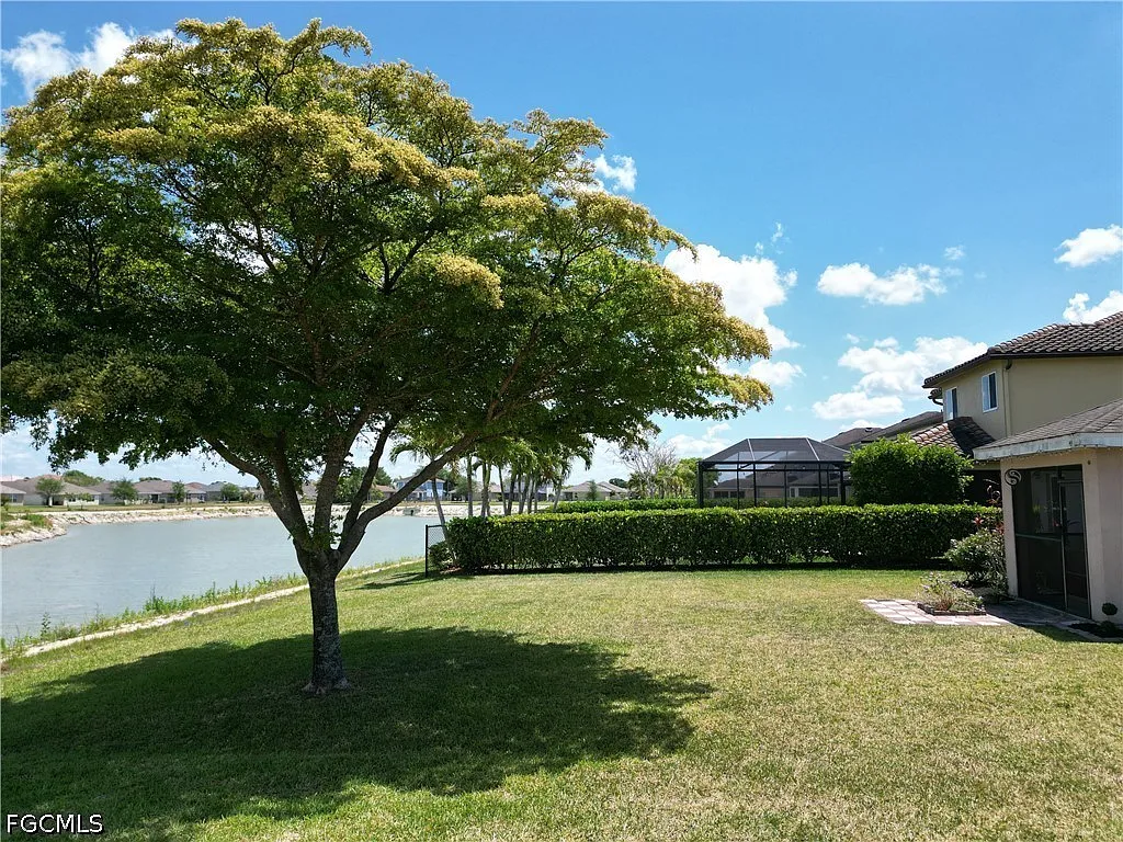 3 bed, 2.0 bath, 1541 sqft, $1,999 — Photo 4