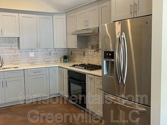 3rd image of 105 Rosewood Way