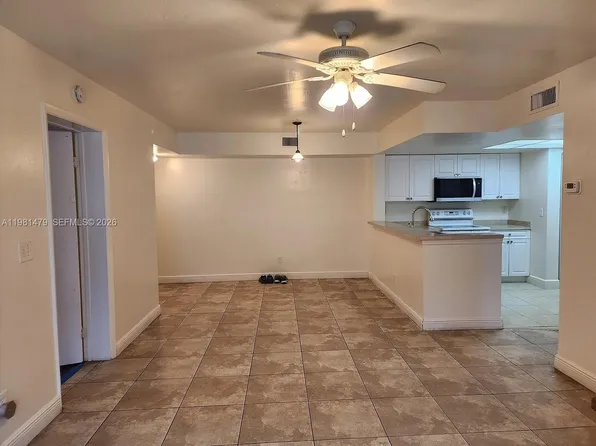 9022 W Atlantic Blvd APT 223, Pompano Beach, FL 33071