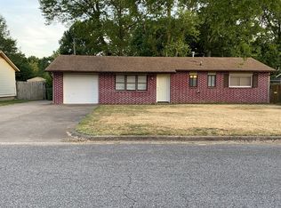 1310 W Sunset Dr, Rogers, AR 72756