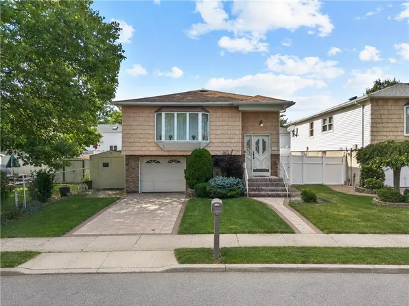 777 Lamont Ave, Staten Island, NY 10312