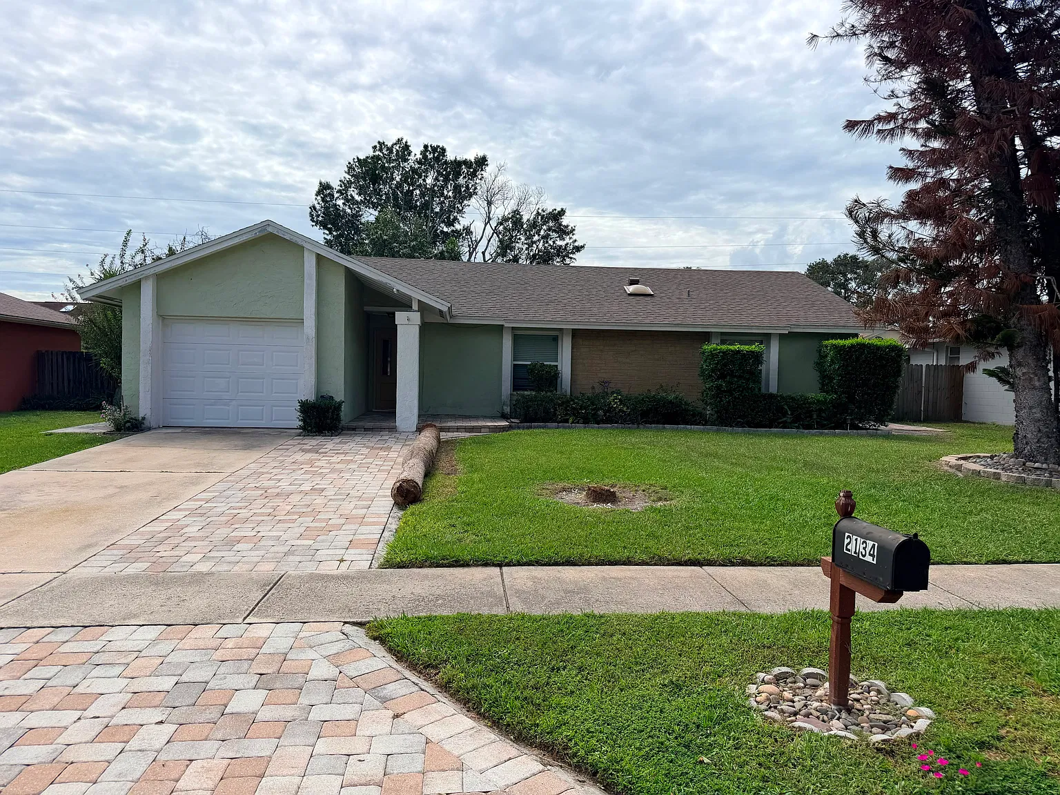 3 bed, 1208 sqft, $2,350 — Photo 1