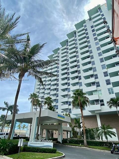 1st image of 2899 Collins Ave APT 1138