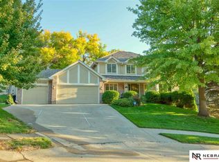 15510 Poppleton Cir, Omaha, NE 68144