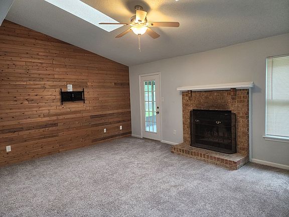 2nd image of 1833 Wandsworth Dr