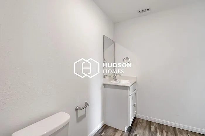 2946 Field St — Photo 9