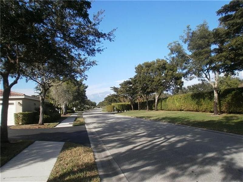 1st image of 6384 Huntington Lakes Cir APT 202