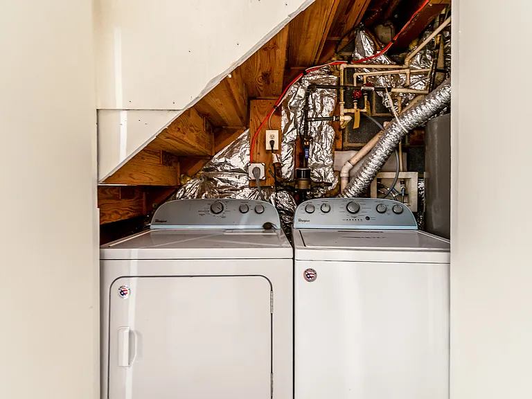 5704 Monroe St — Photo 3