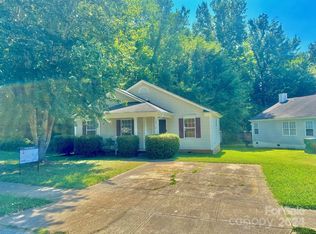12018 Stewarts Crossing Dr, Charlotte, NC 28215