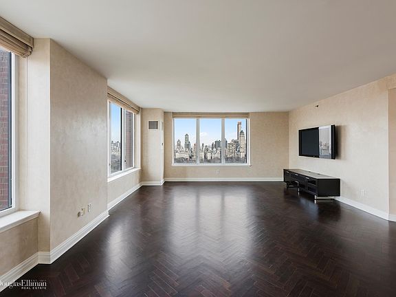 5th image of 15 W 63rd St APT 25A