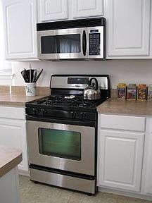 2nd image of 1821 Stirling Ln
