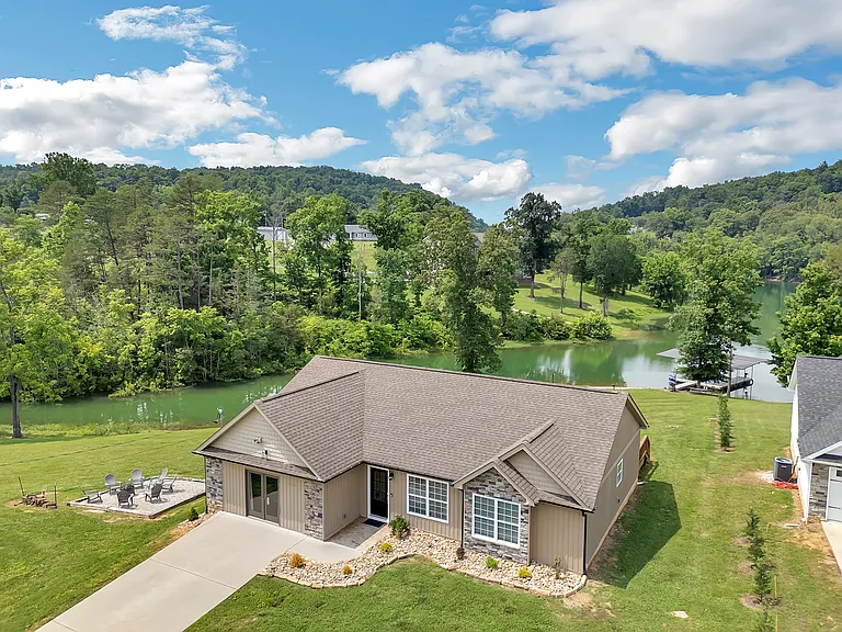 156 Hickory Valley Rd — Photo 2