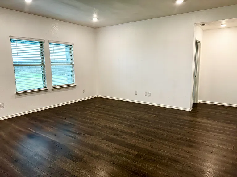 4325 Pyramid Dr — Photo 9