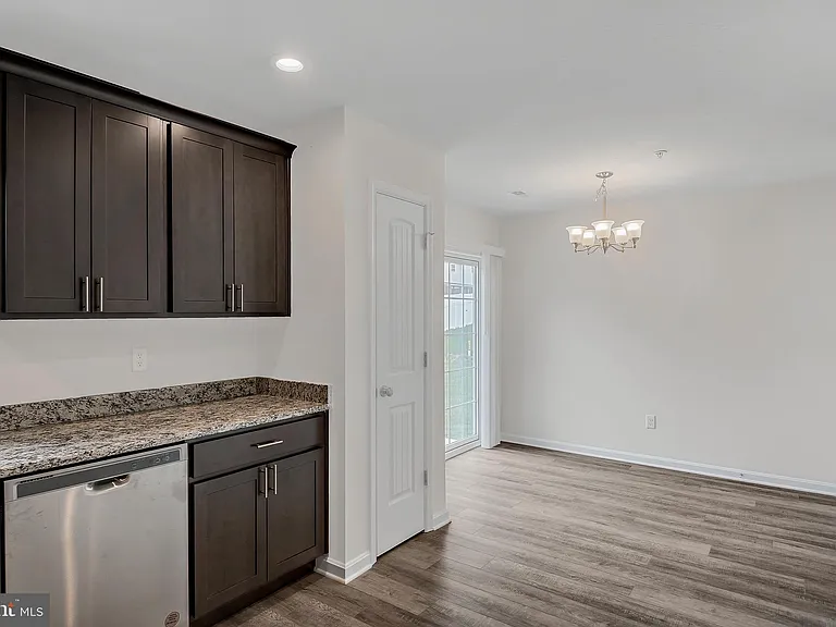 2607 Maplewood Cir — Photo 13