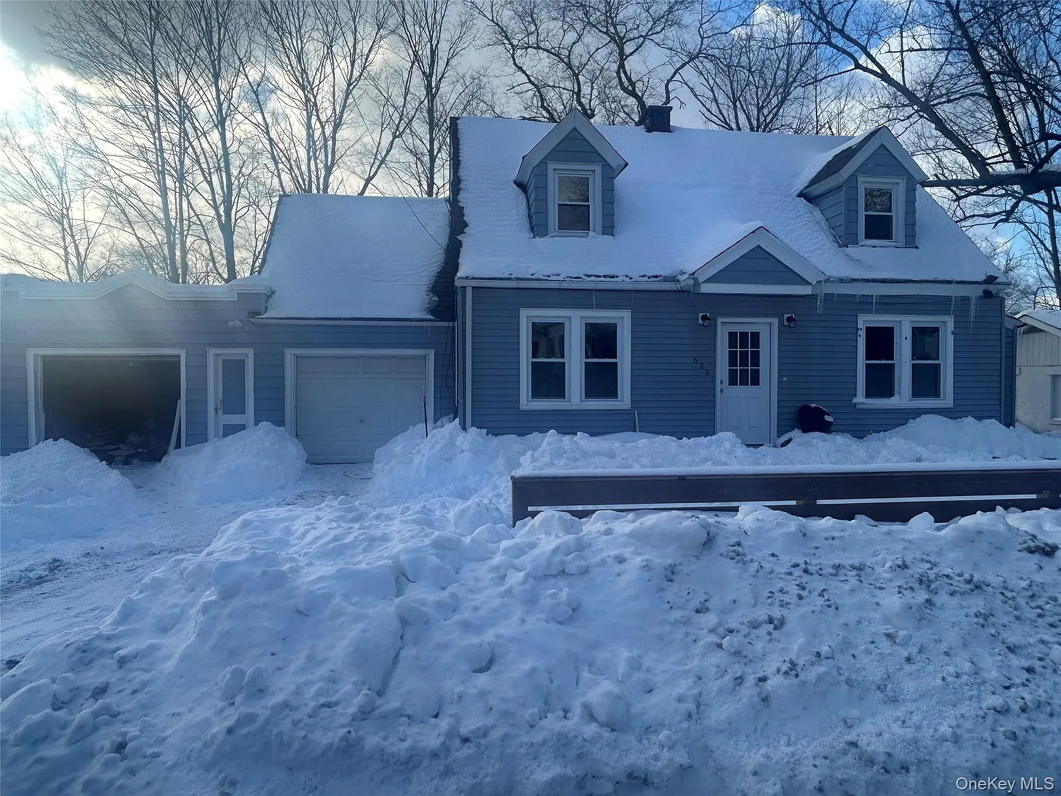 3 bed, 1.5 bath, 1356 sqft, $2,700 — Photo 1
