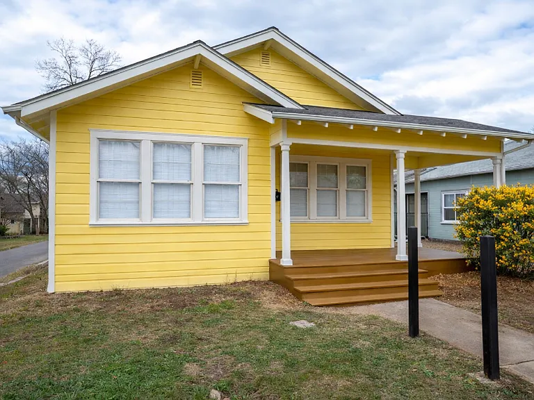 1101 Gibbs St — Photo 1