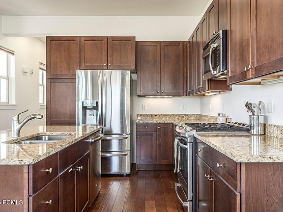 4th image of 6169 Park Ln S #60