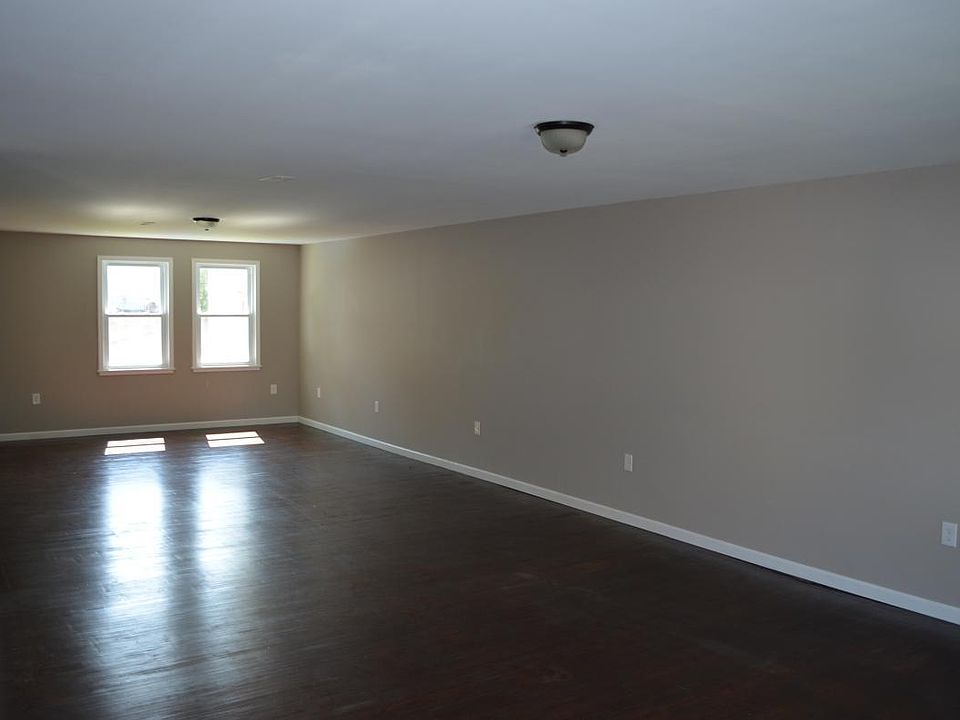 1st image of 20 Plymouth Ave