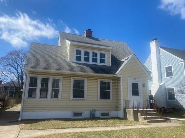 174 N Park Blvd, Glen Ellyn, IL 60137