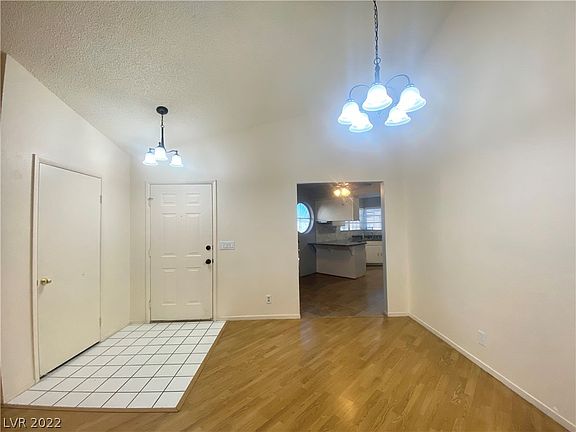 4th image of 421 Clifton Heights Dr