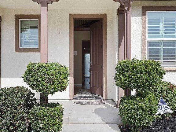 4th image of 307 Merlot Dr