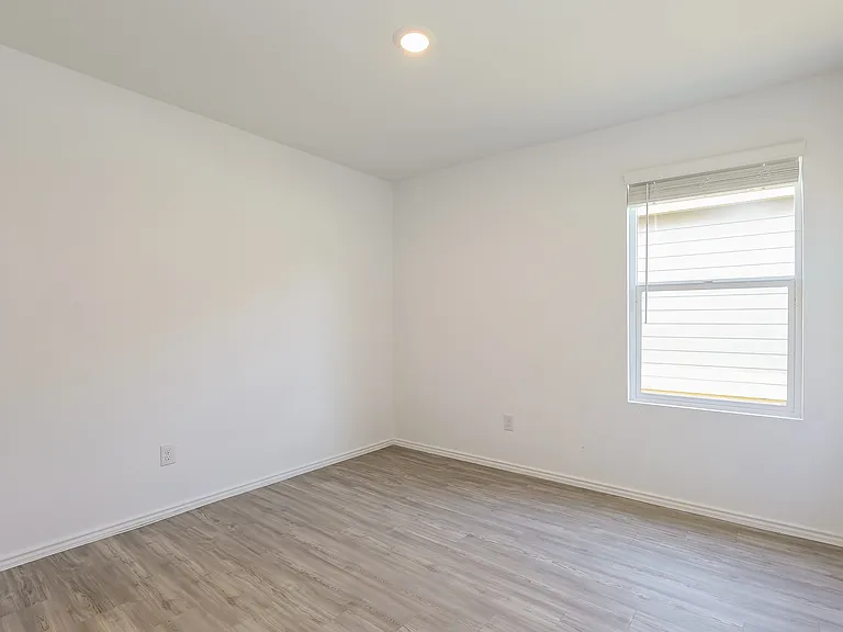 2807 Gustavo Dr — Photo 12