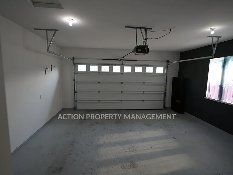 103 E Cobblestone Ln — Photo 36