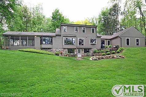 2nd image of 11 Minges Ln