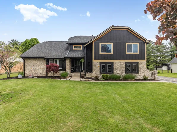 3781 S Creekside Dr, New Palestine, IN 46163