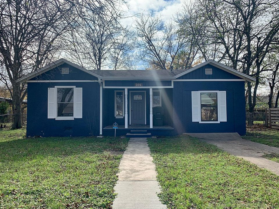 1st image of 204 W Anderson Ave