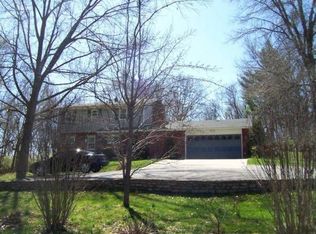 616 Muncie Rd, Leavenworth, KS 66048