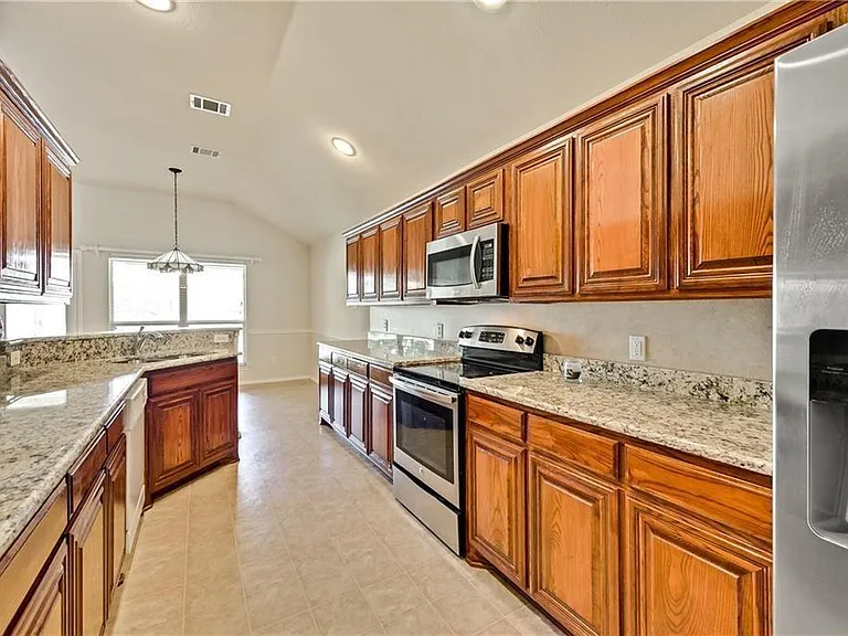 8633 Corral Cir — Photo 5