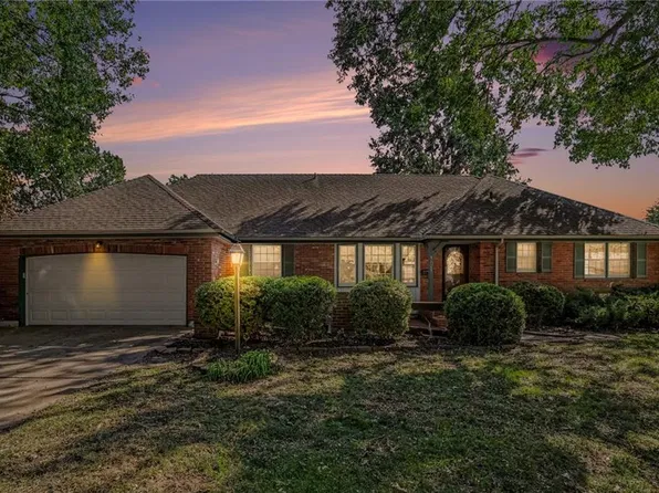 5125 Spring Ave, Kansas City, MO 64133
