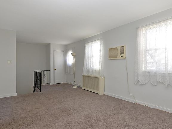 4th image of 76-09 Commonwealth Blvd #B