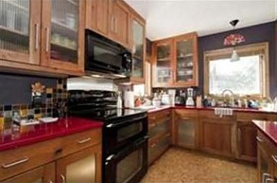 4th image of 553 La Farge Ave