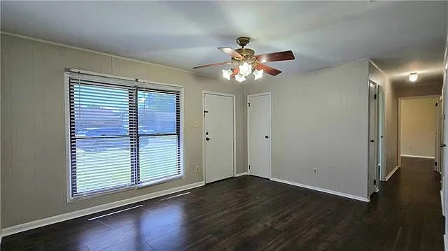 3 bed, 1.5 bath, 1100 sqft, $1,600 — Photo 3