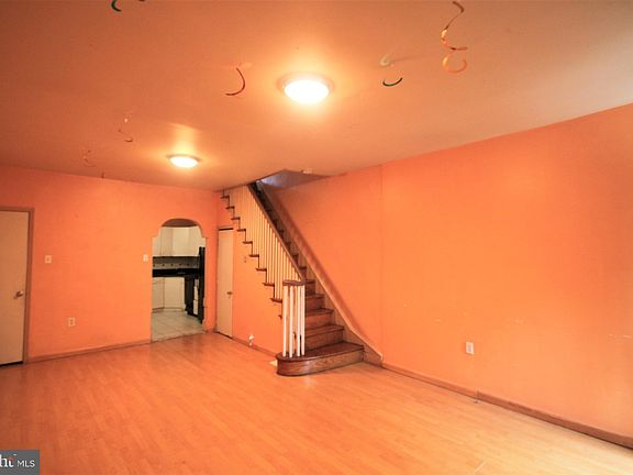 5th image of 2638 S Hutchinson St