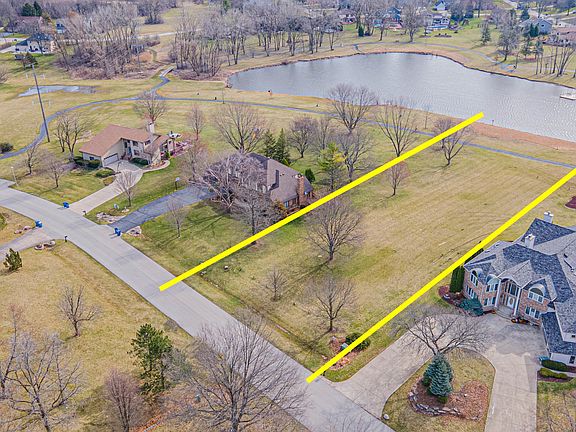 3rd image of 737 Braintree Ln