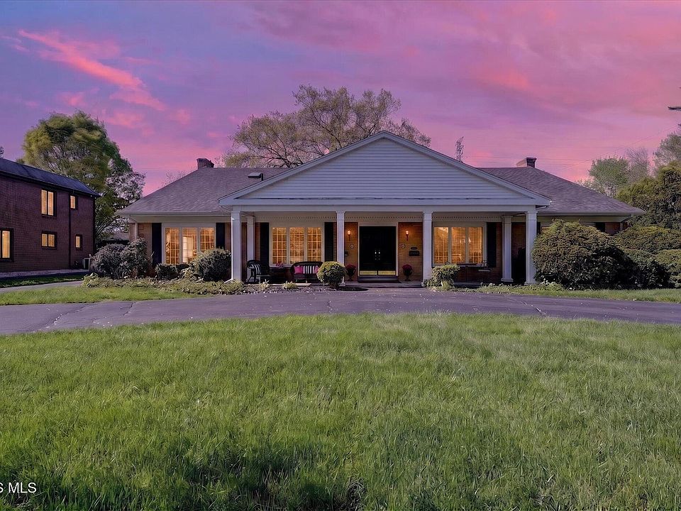 1st image of 3915 Hillandale Rd #1