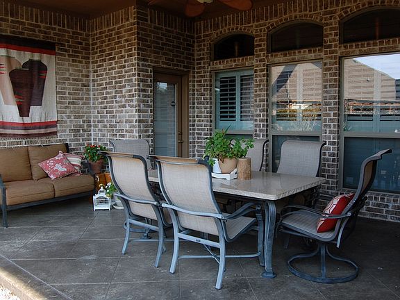 4th image of 3927 Bridle Oaks Dr
