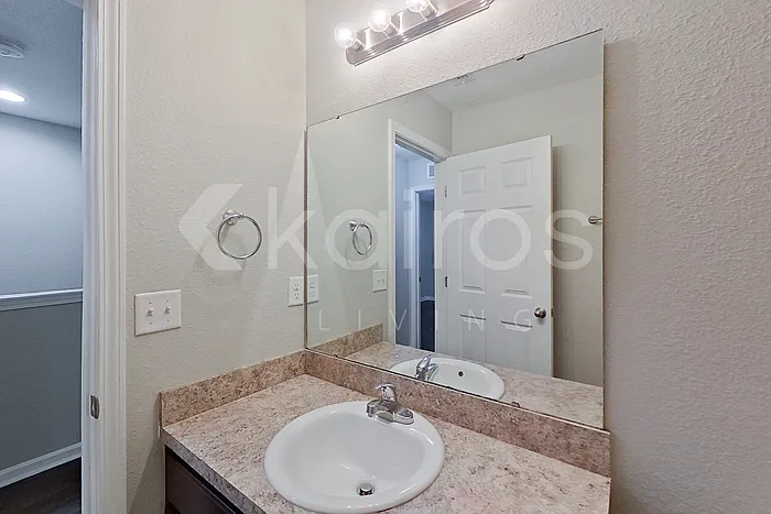 1335 Mull St — Photo 12