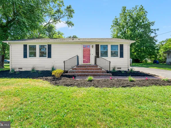 314 E Church St, Kilmarnock, VA 22482