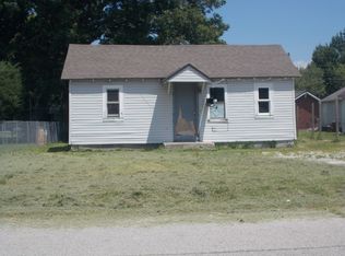 304 N Cherry St, Commerce, OK 74339