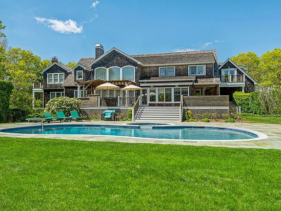 3rd image of 36 Fourteen Hills Ct