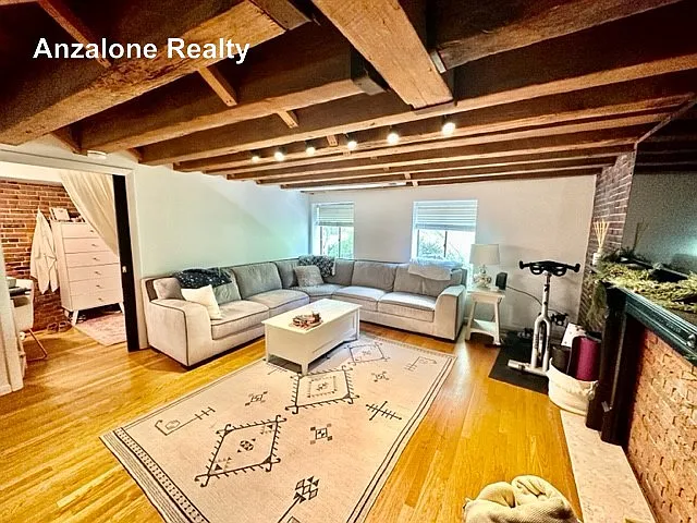 102 Commercial St #5 — Photo 14
