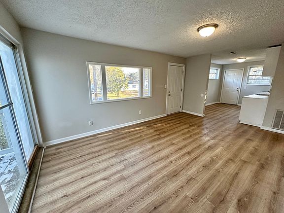3rd image of 1376 Creel Ct