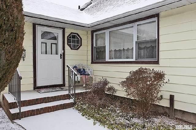 1st image of 1127 Lakeshore Dr