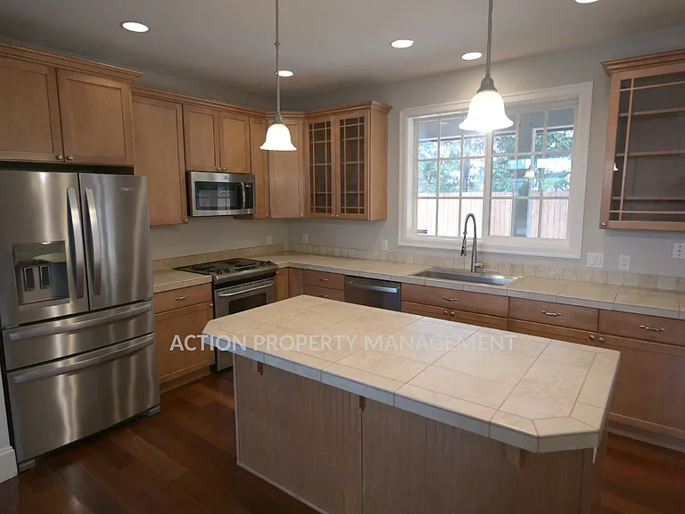 103 E Cobblestone Ln — Photo 14