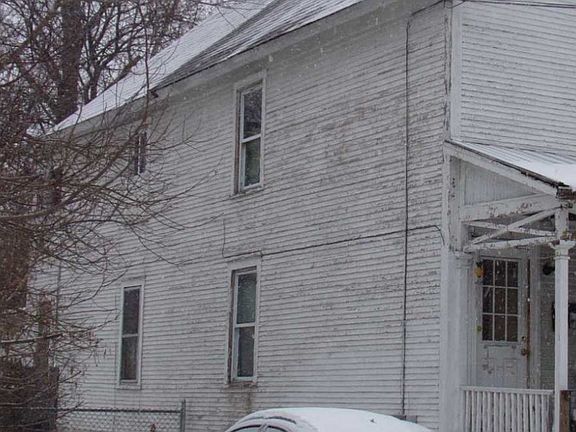 3rd image of 50 Pine St
